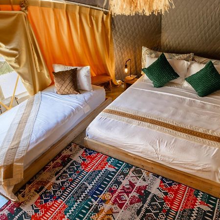 فندق Domes And Dreams Lio Glamping إل نيدو المظهر الخارجي الصورة