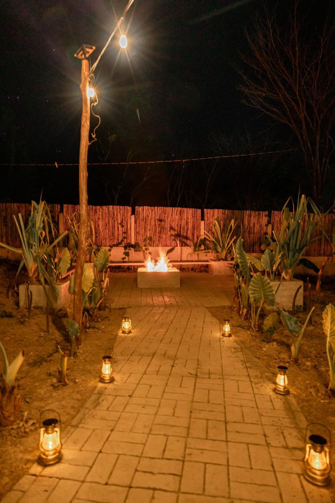 فندق Domes And Dreams Lio Glamping إل نيدو المظهر الخارجي الصورة