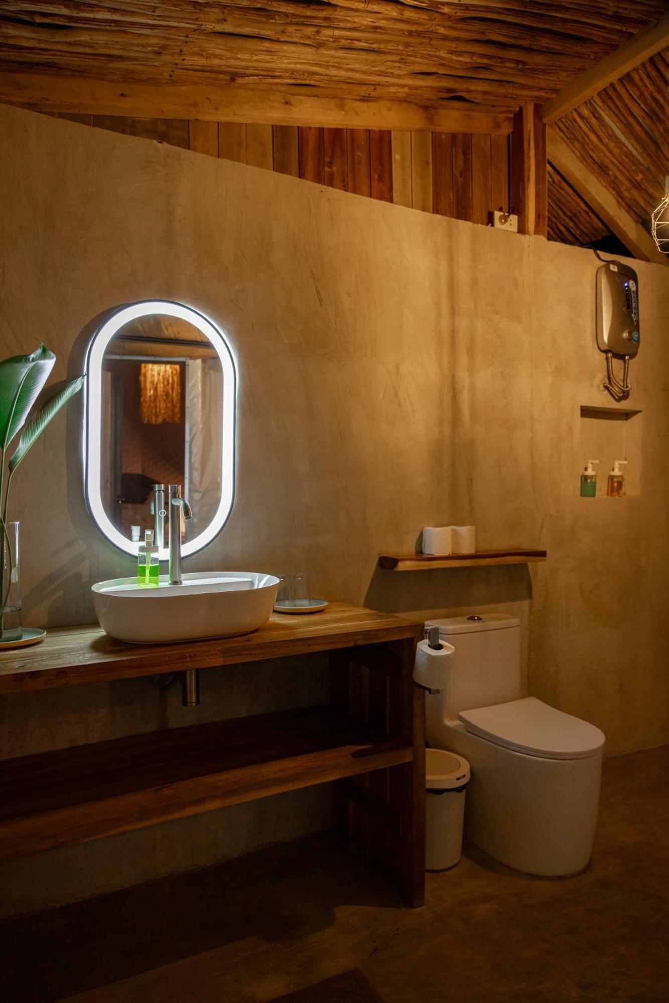 فندق Domes And Dreams Lio Glamping إل نيدو المظهر الخارجي الصورة