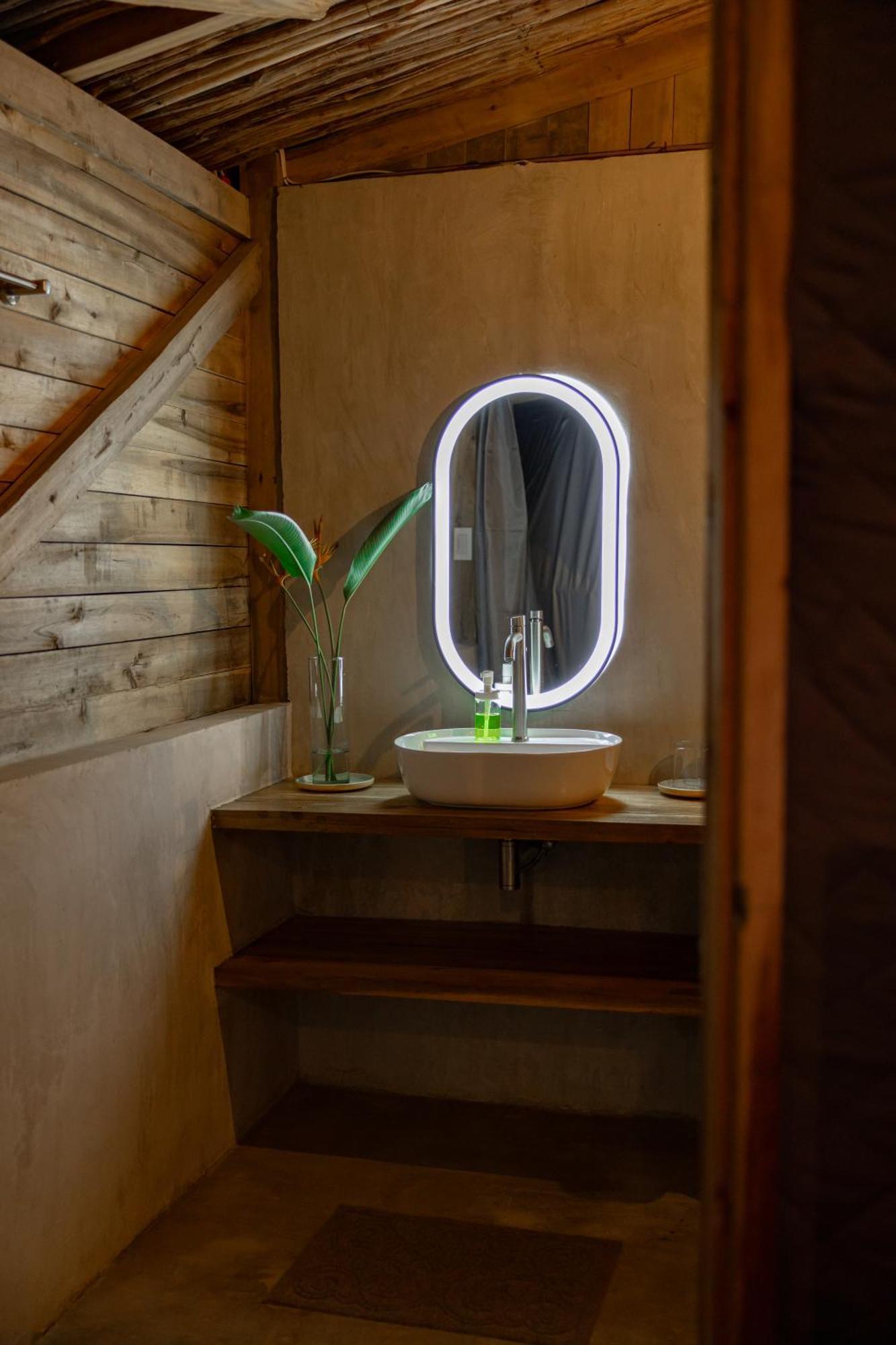 فندق Domes And Dreams Lio Glamping إل نيدو المظهر الخارجي الصورة