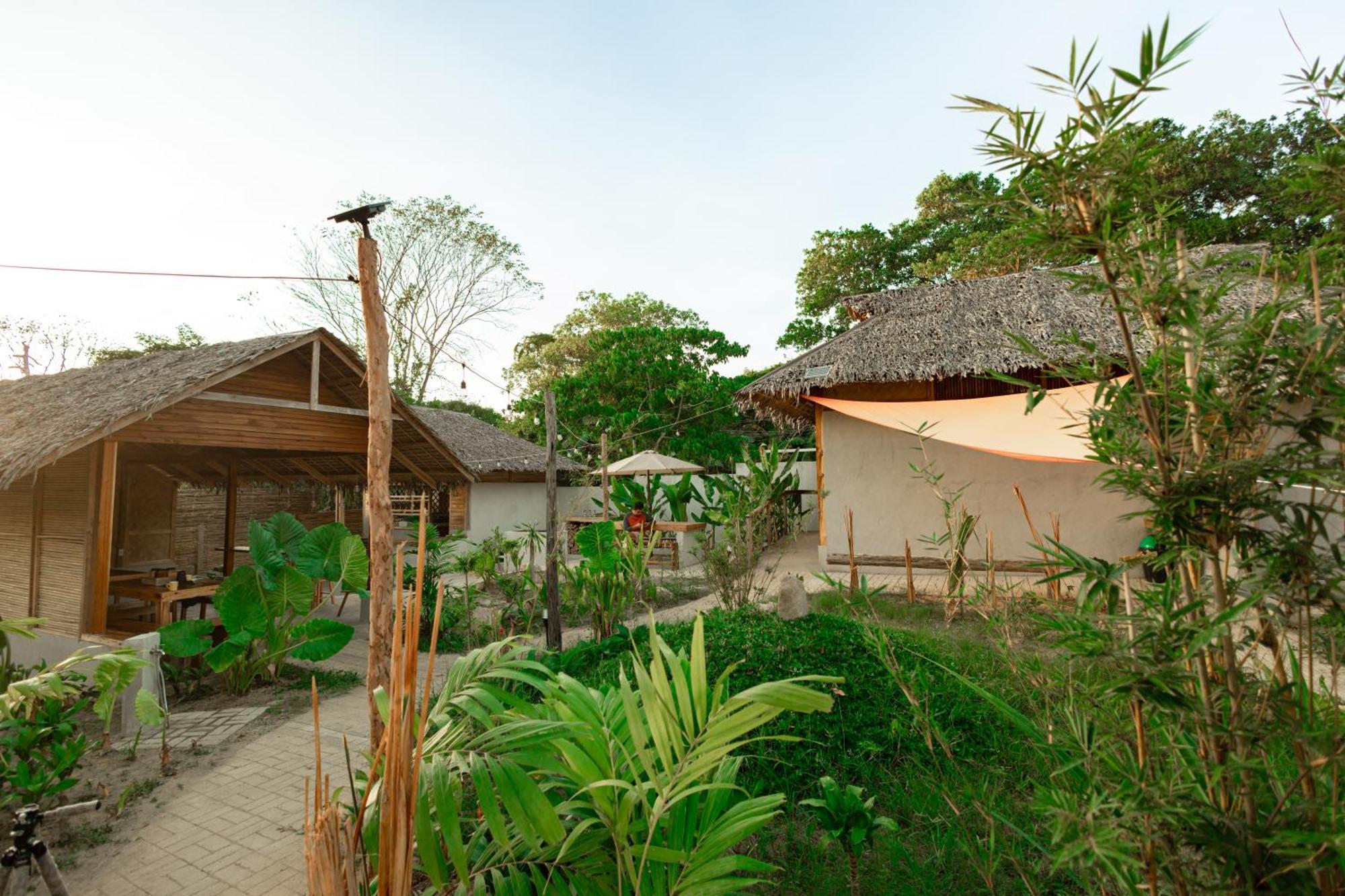 فندق Domes And Dreams Lio Glamping إل نيدو المظهر الخارجي الصورة