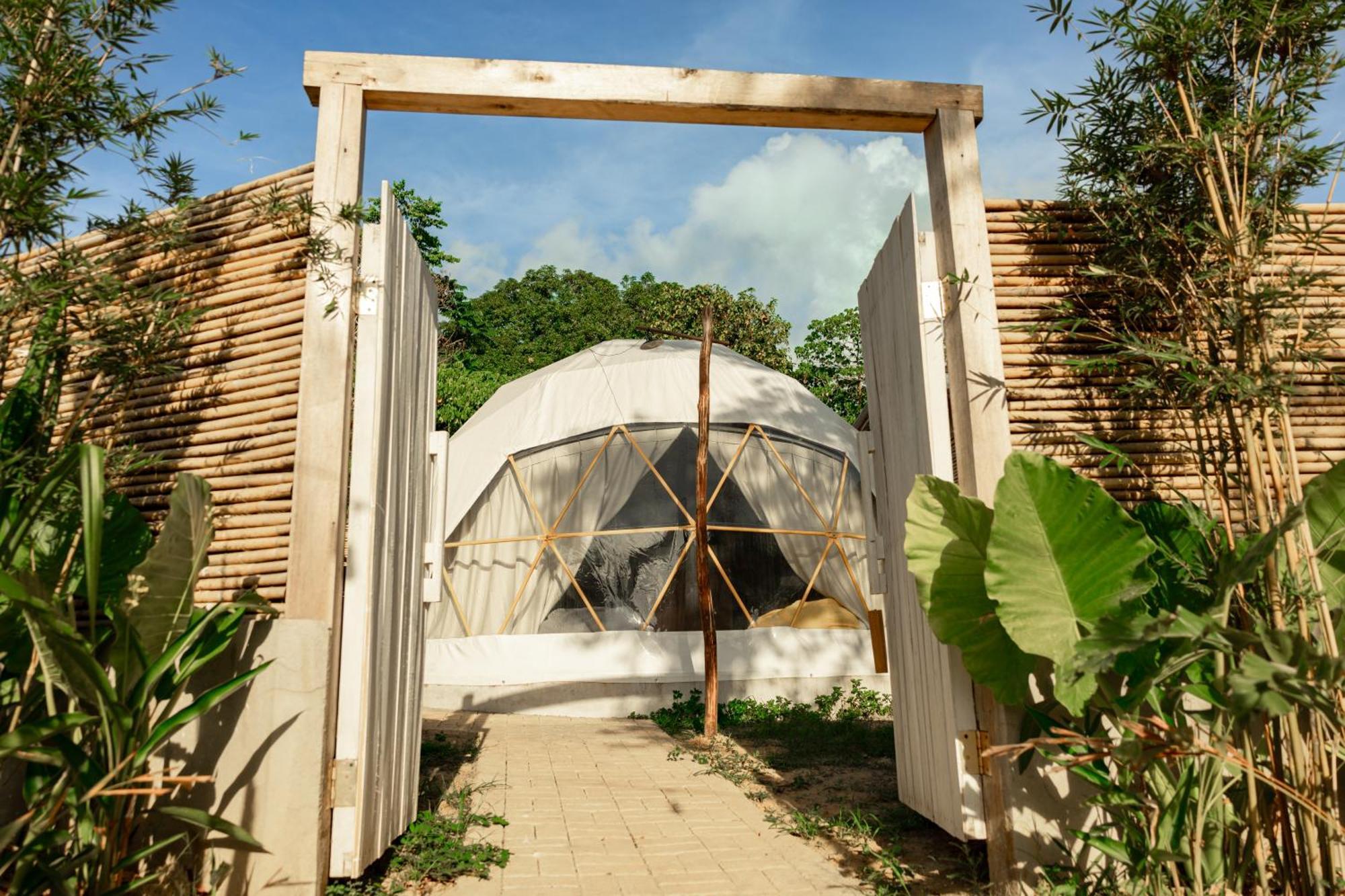 فندق Domes And Dreams Lio Glamping إل نيدو المظهر الخارجي الصورة