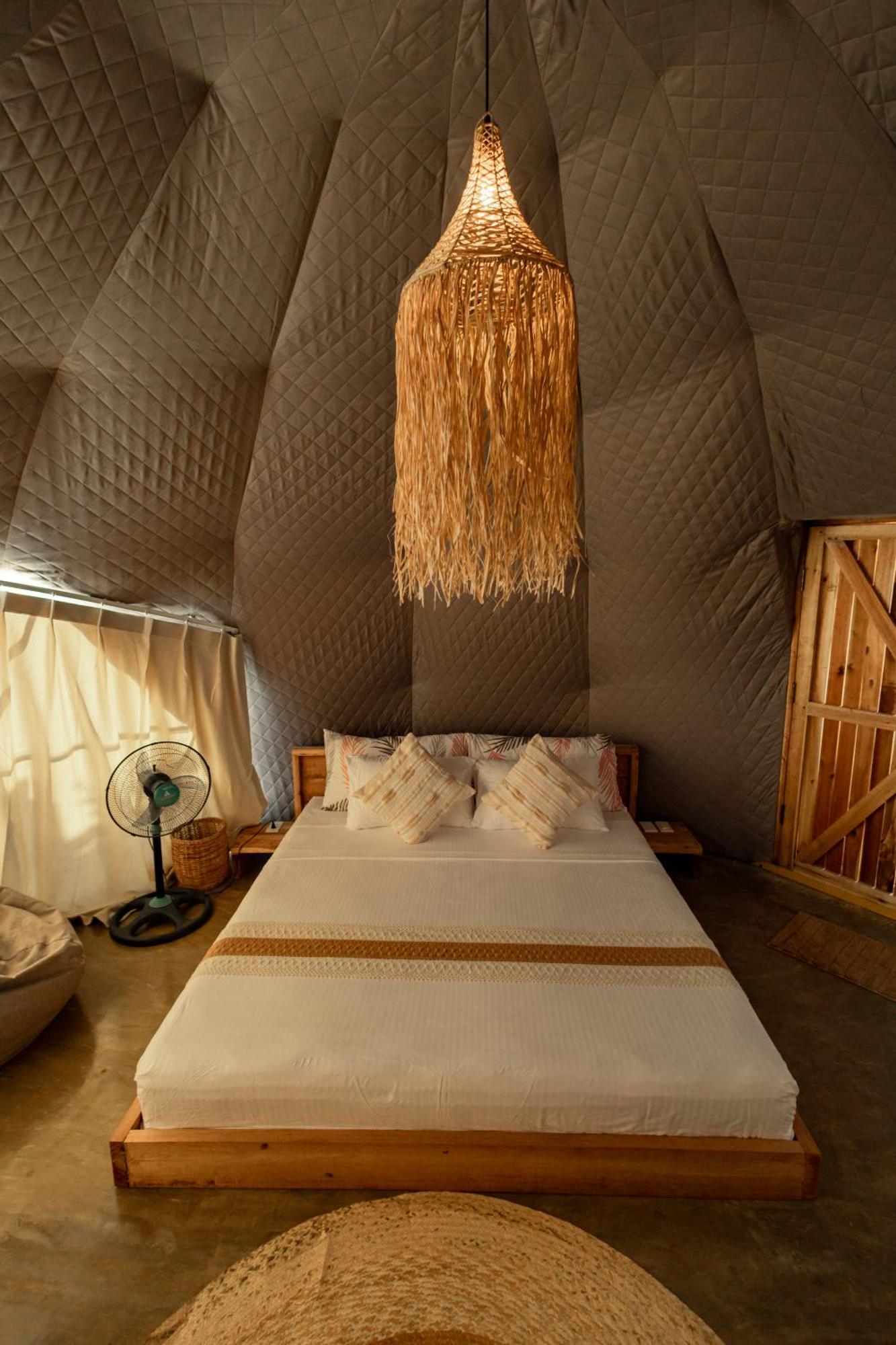 فندق Domes And Dreams Lio Glamping إل نيدو المظهر الخارجي الصورة