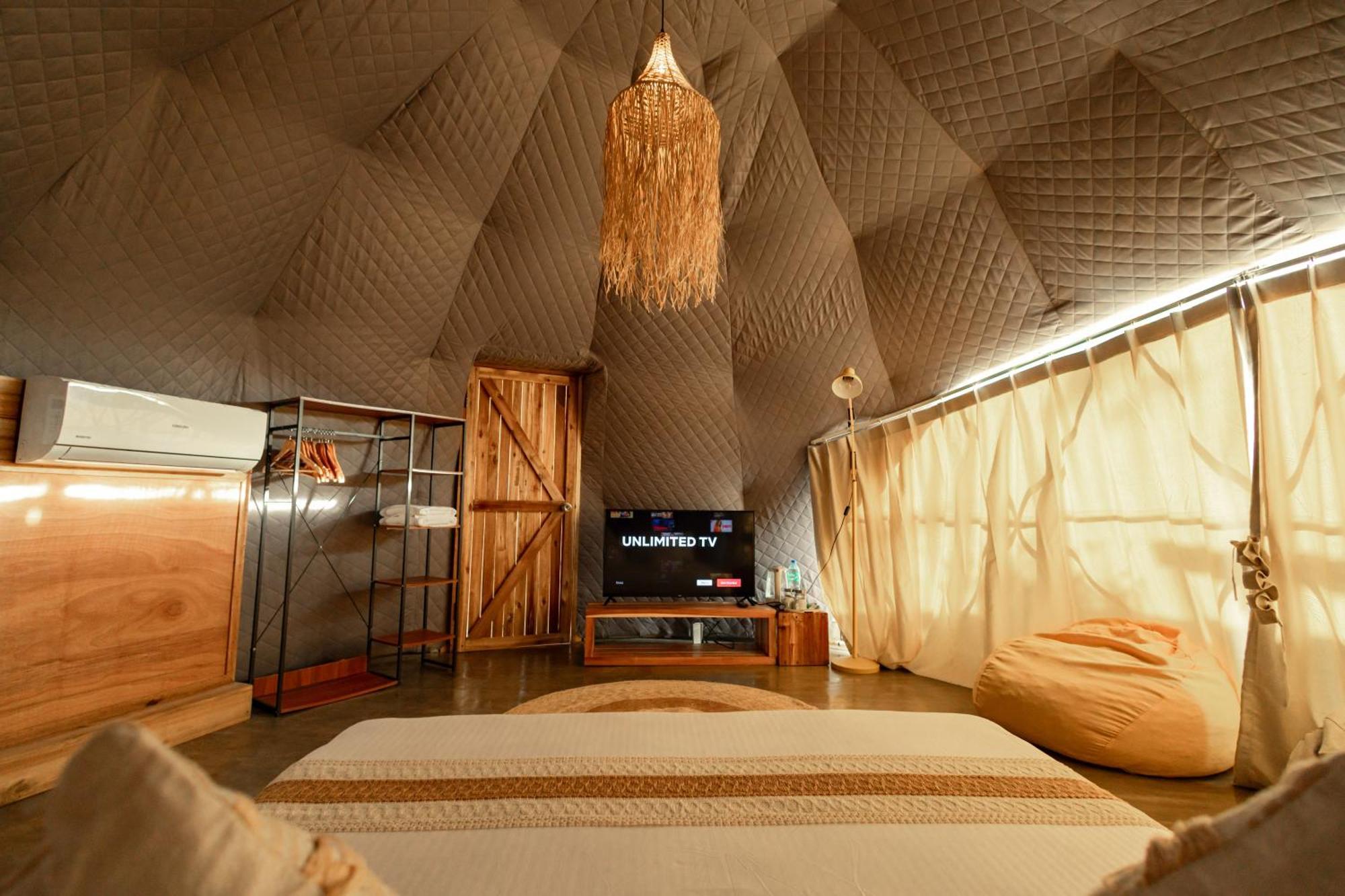 فندق Domes And Dreams Lio Glamping إل نيدو المظهر الخارجي الصورة
