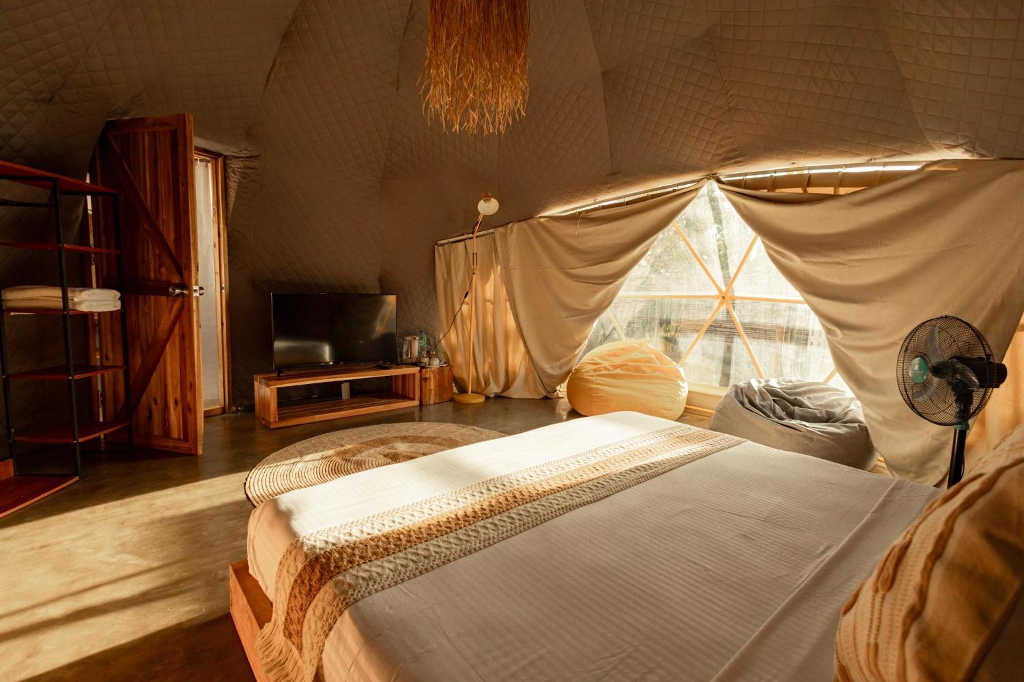 فندق Domes And Dreams Lio Glamping إل نيدو المظهر الخارجي الصورة