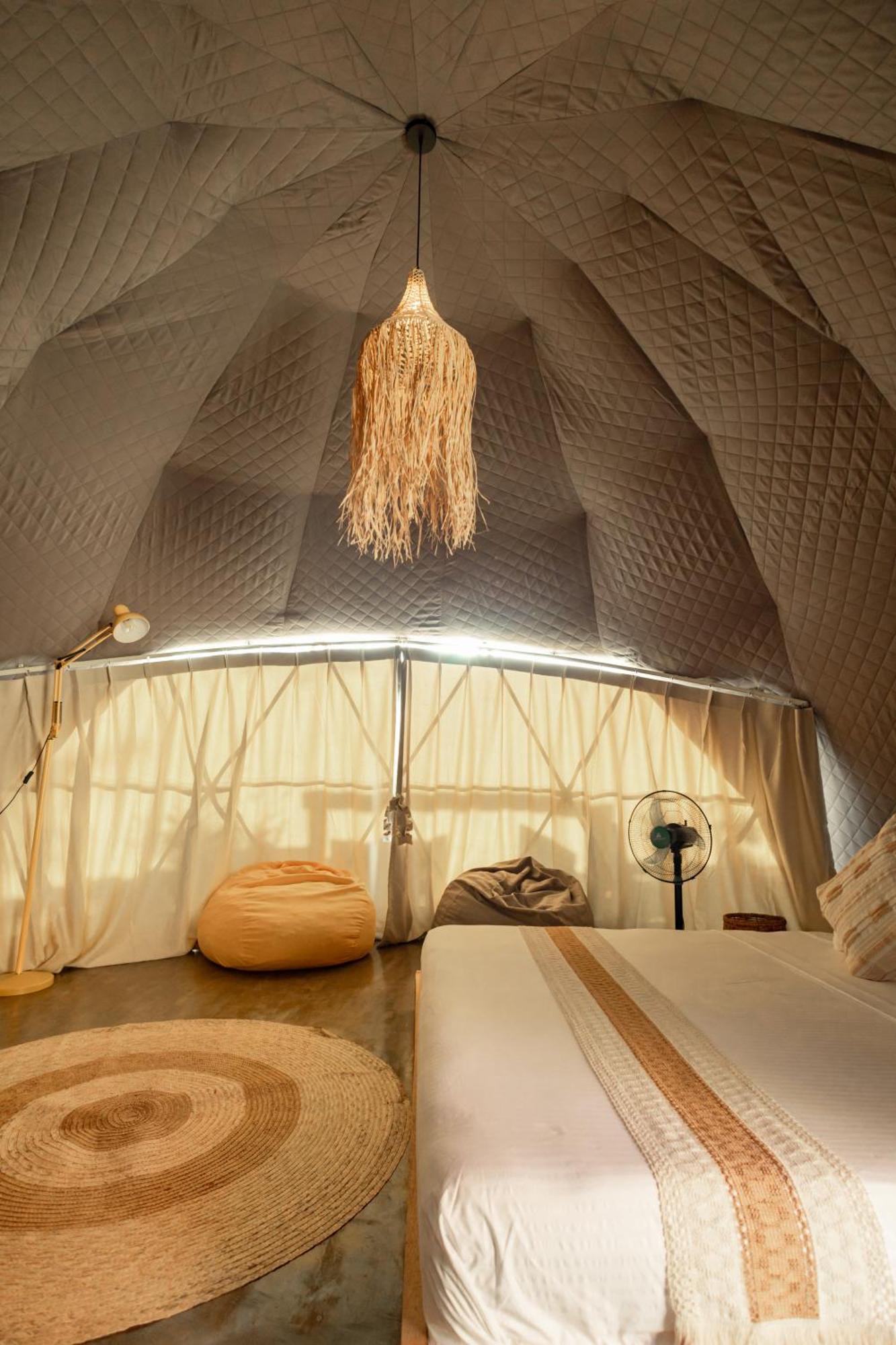 فندق Domes And Dreams Lio Glamping إل نيدو المظهر الخارجي الصورة