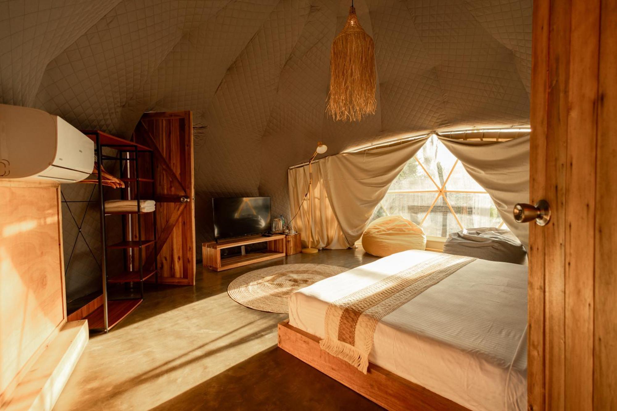 فندق Domes And Dreams Lio Glamping إل نيدو المظهر الخارجي الصورة