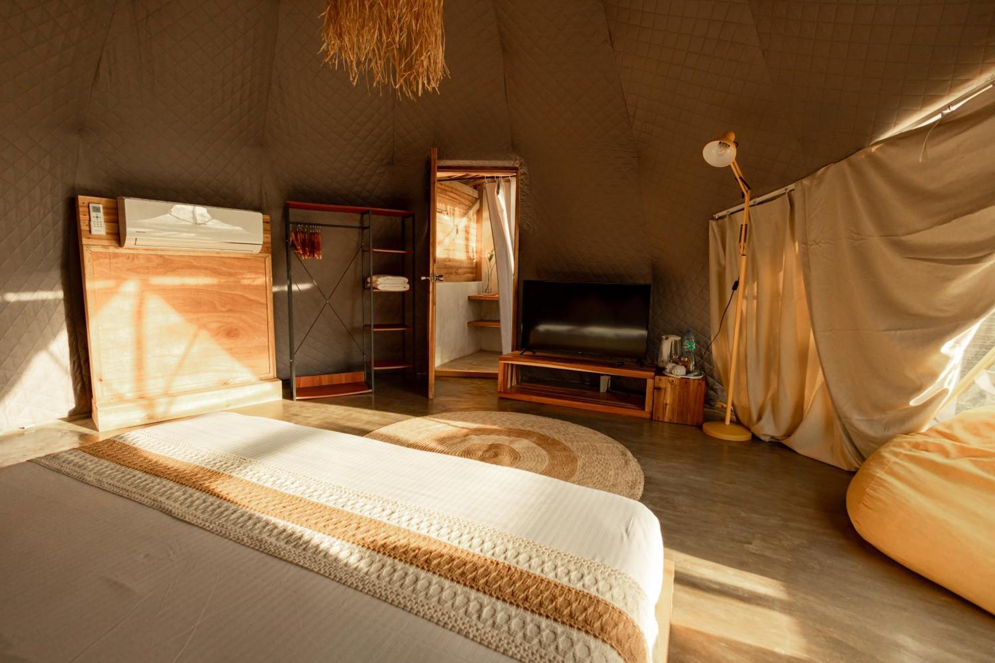 فندق Domes And Dreams Lio Glamping إل نيدو المظهر الخارجي الصورة