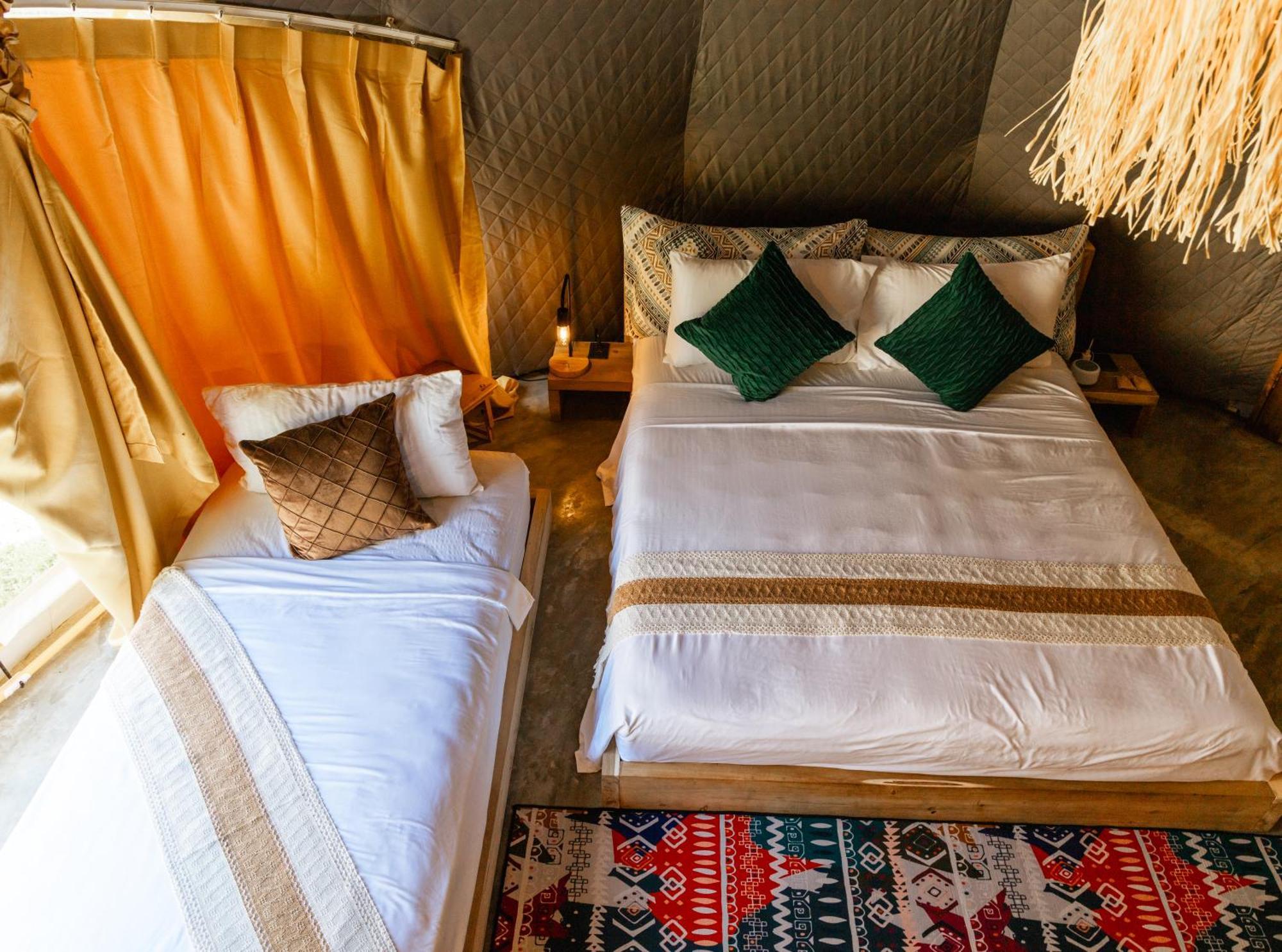 فندق Domes And Dreams Lio Glamping إل نيدو المظهر الخارجي الصورة